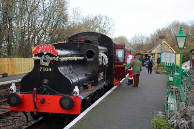 Santa arrives in time for the last train on December 20th, 2020