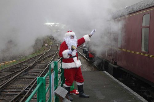 Santa waves off first Santa train of the day - 05 12 21