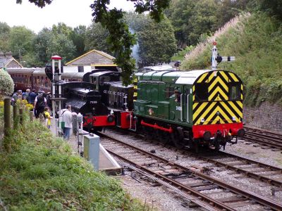 Sentinel 7109 Joyce with class 08 and 03 diesel shunters