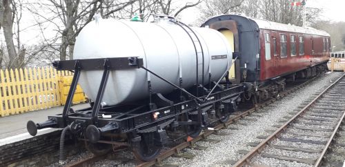 6 Wheel United Daries Milk Tanker